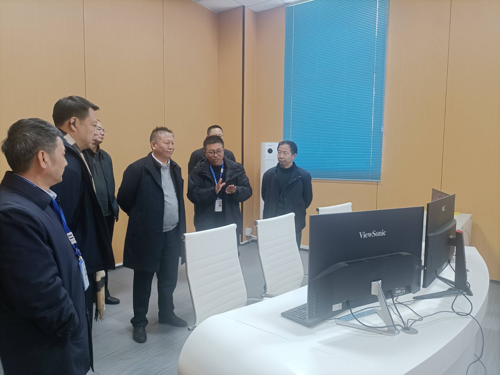 3ee8f16c6cfd92cc7a90f7e605441a3(1).jpg